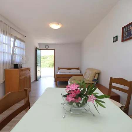 Sans Souci Hotel *